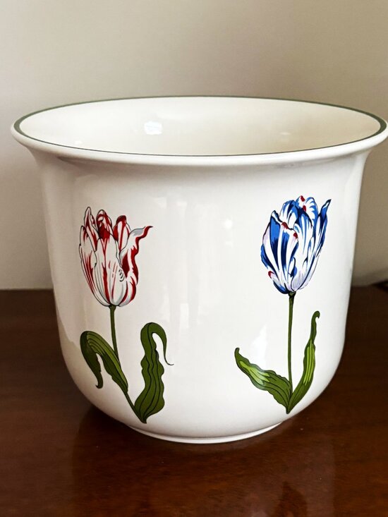 Tiffany & Co. Other - Tiffany & Co. "Tiffany Tulip" Porcelain Cachepot Planter - Perfect!